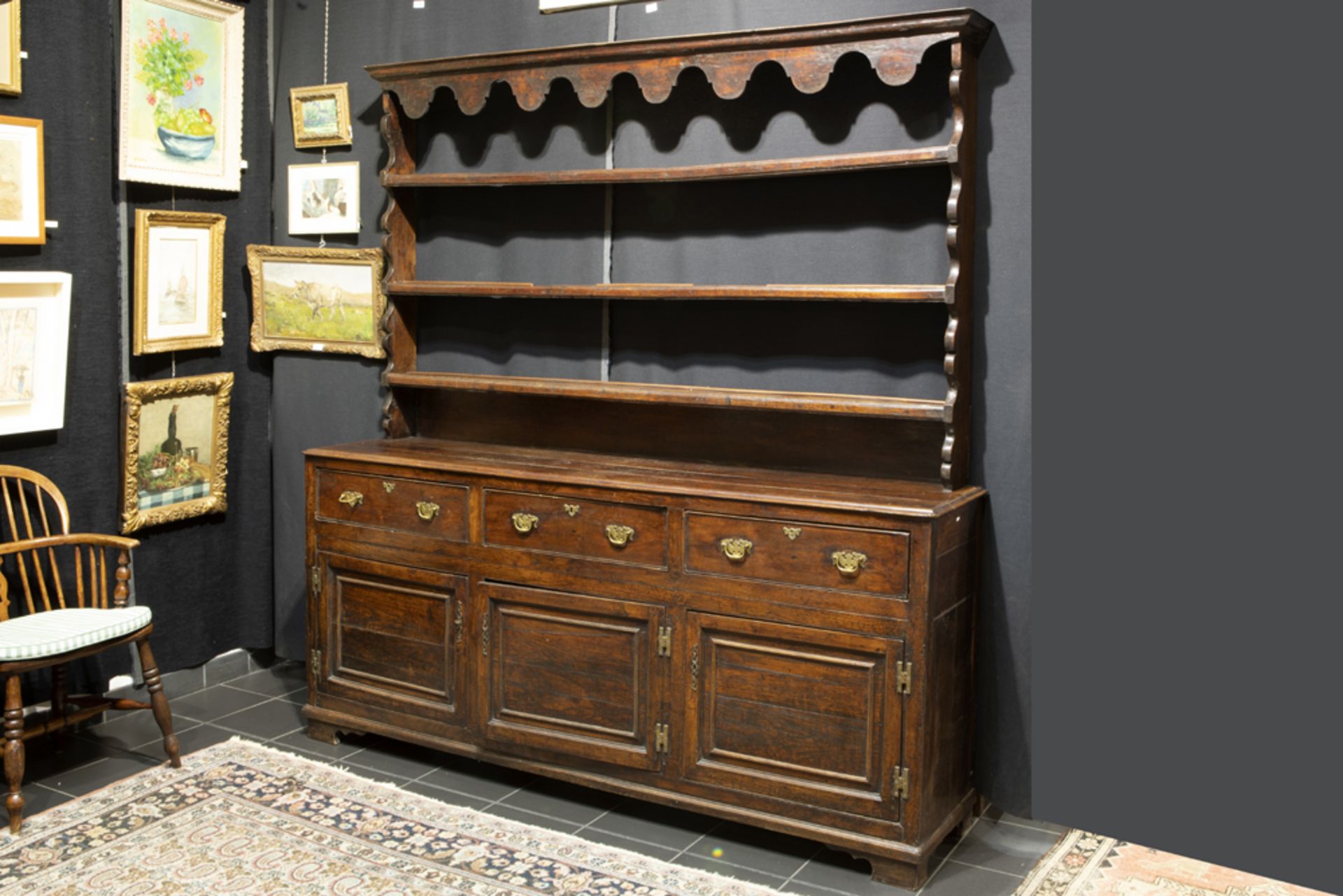 18th Cent. English Georgian dresser-board in oak with a nice patina || Achttiende eeuwse Engelse