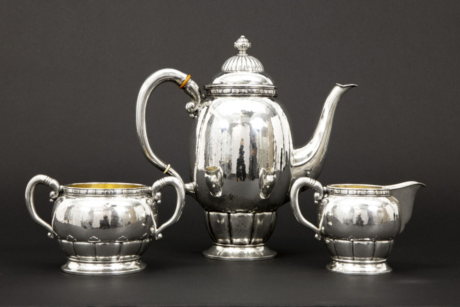 Danish Art Deco-coffee set in Kopenhagen 1925 marked silver and with the "Dansk Arbedge" mark, a - Bild 2 aus 3