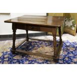 antique presumably Swiss' farmhouse table in walnut (?) || Antieke allicht Zwitserse boerentafel met