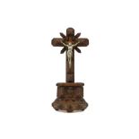 "Tramp Art" crucifix in wood with metal corpus || Zgn "Tramp Art" : kruisbeeld in hout met metalen