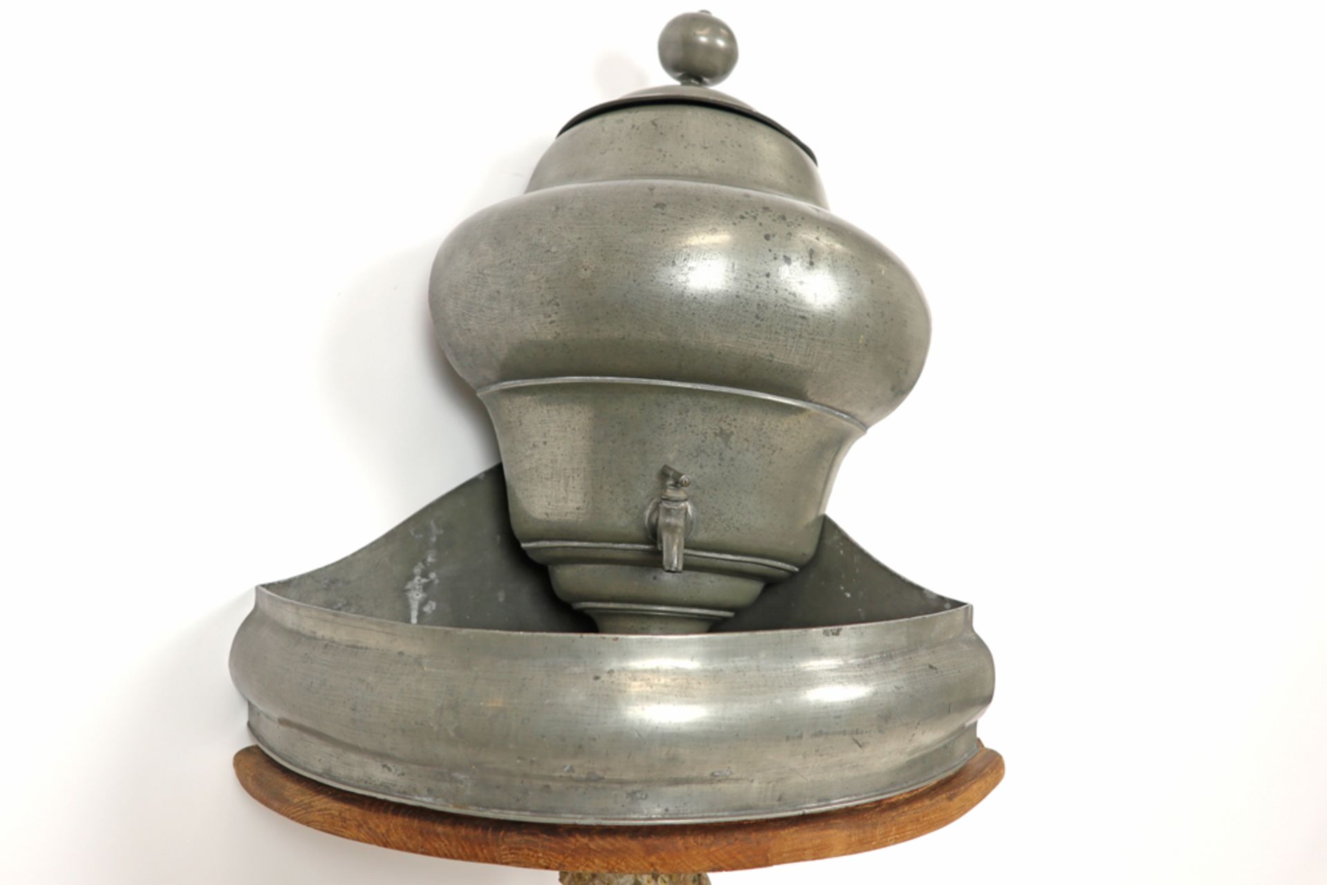 antique pewter fountain with its basin with a rare corner model - on a base in wood with torsaded - Image 2 of 3