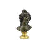 small antique sculpture in bronze || Antieke kleine sculptuur in brons : "Buste van een dame" -