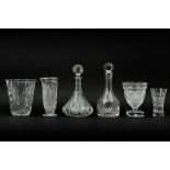 several vases and decanters in clear crystal || Lot vazen en karaffen in kleurloos kristal (VSL en