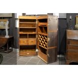 quite big travel trunk chest furnished as/converted into a bar || Grote (reis)koffer ingericht als/