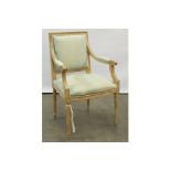 Louis XVI style armchair in cerused wood || Armstoel in Lodewijk XVI-stijl in geceruseerd hout