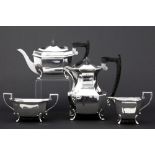 English Art Deco coffee- and teaset (4 pcs) in marked and Viner's Ltd signed silver || VINER'S LTD