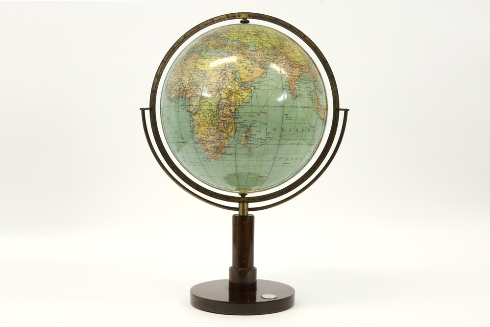 old Prof. Dr Krause marked globe on a mahogany stand with compass || PROF. DR KRAUSE oude