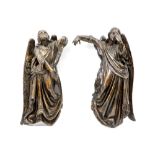 pair of antique "Angel" sculptures in wood || Paar antieke houtsculpturen : "Gevleugelde