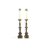 pair of antique baroque style candlesticks in sculpted and polychromed wood, made into lamps || Paar