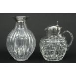 vase and decanter in clear cut glass and marked silver || Lot (2) kleurloos geslepen kristal en