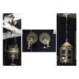 several brass items || Lot koper met ondermeer applieken en een godslamp