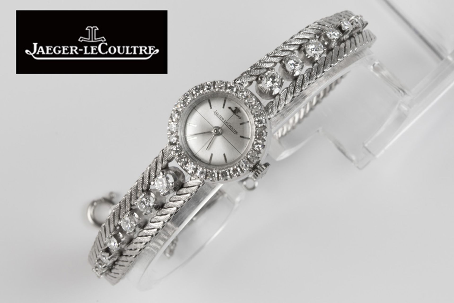 vintage Jaeger-LeCoultre marked ladies' wristwatch in white gold (18 carat) with ca 1,40 carat of