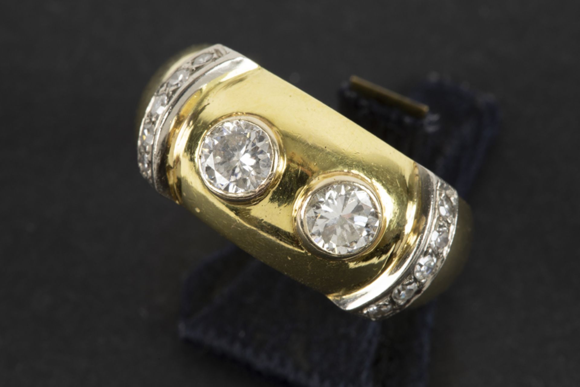 ring in yellow gold (18 carat)-brilliants with ca 0,70 carat of high quality brilliant cut