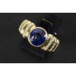 superb 3,14 carat sapphire from Madagascar with an "intense/vivid blue" color set in a ring in white