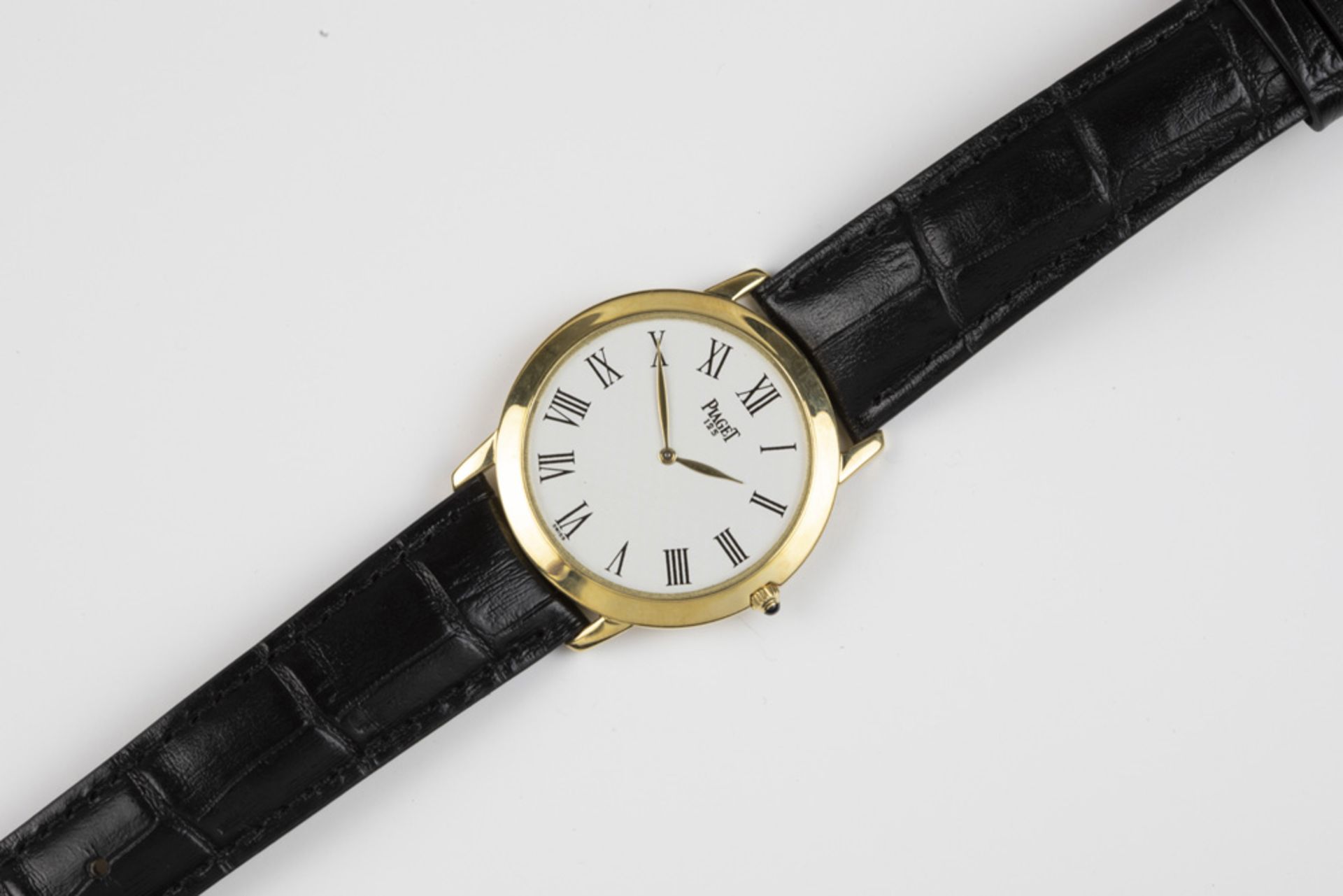 extra flat vintage "Piaget" marked mechanic "125" wristwatch (ref 9920) dating around 1990 in yellow - Image 2 of 3