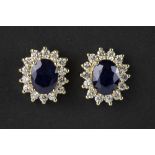 pair of earrings in yellow gold (18 carat) with ca 2,50 carat of sapphire and ca 0,85 carat of