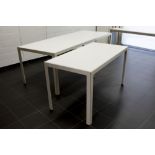 white bigger and smaller nineties' design table || Lot van een nineties' grote en een kleine
