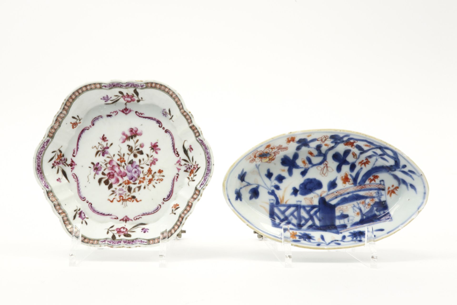 two small 18th Cent. Chinese plates in porcelain, one with Imari and one (patti) with polychrome