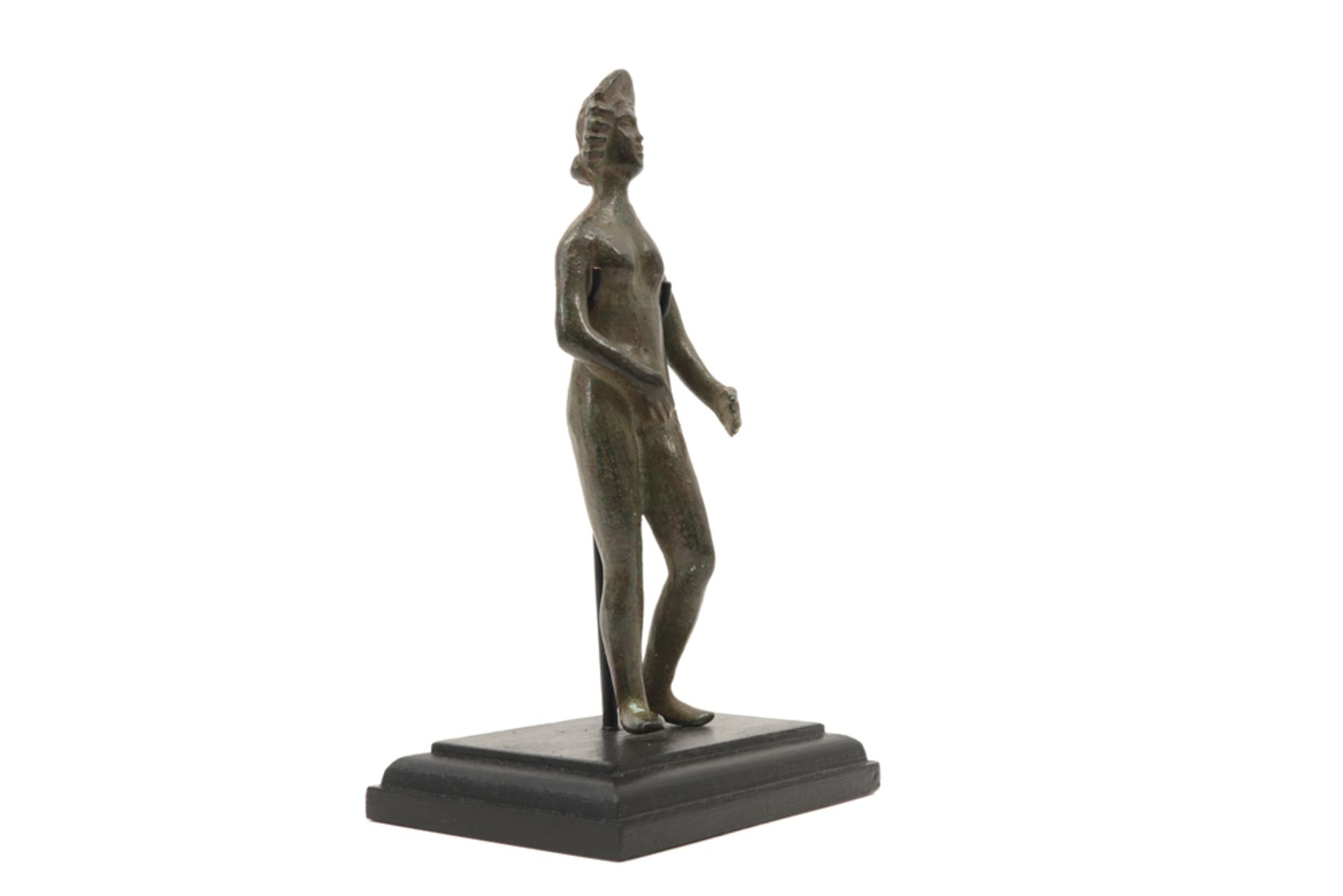 Ancient Roman bronze sculpture depicting a nude Venus with certificate from "Pax Romana - London" || - Image 2 of 4