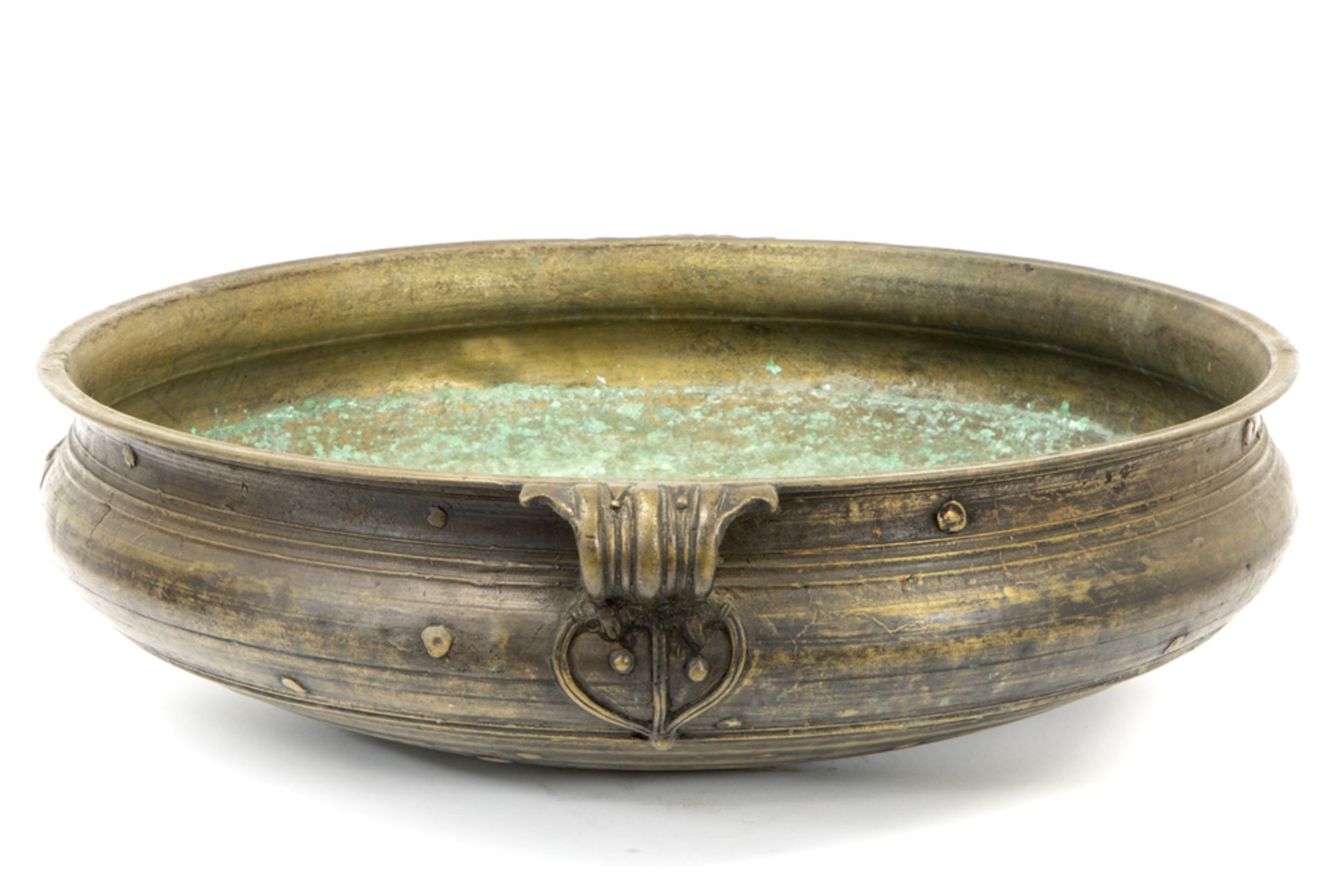 antique (?) Indian "Charakku" or "Urly" temple cooking basin in bronze || Antieke Indische " - Image 2 of 4