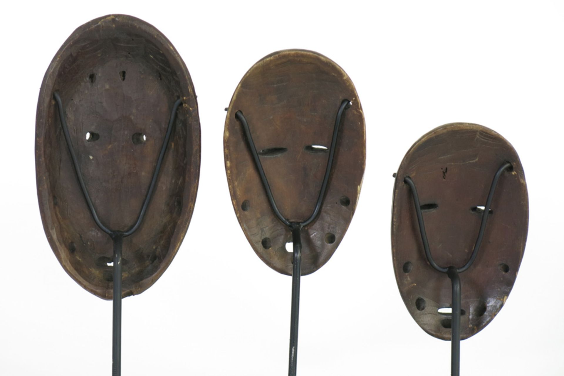 three African Congolese 'Lega' masks in wood with typical shape and features || AFRIKA - KONGO - - Image 3 of 3