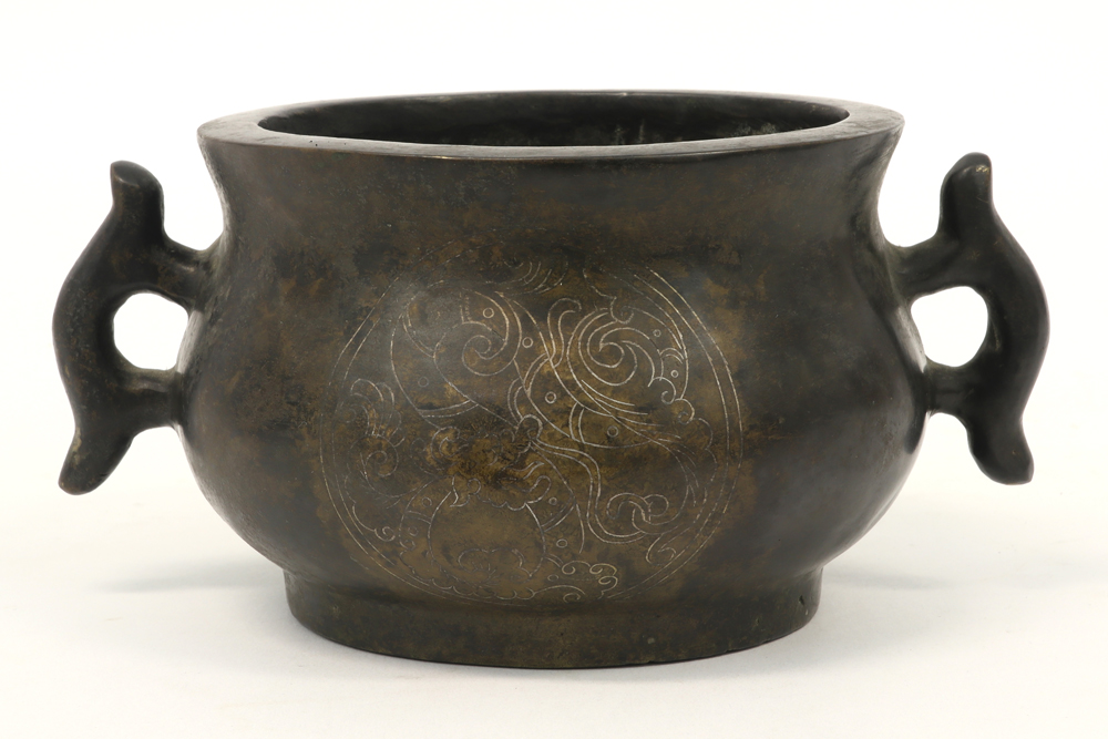 marked Chinese incense burner in bronze with silver inlay || Gemerkte Chinese wierookbrander in