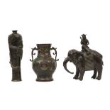 three Japanese bronze items with cloisonné : two vases and an elephant || Lot van drie Japanse