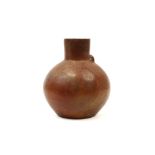 antique small Pre Columbian vase in earthenware || Antiek Precolumbiaans vaasje in gepolierd