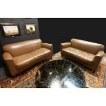 Italian Georgetti marked set of two sofas in leather || GIORGETTI ensemble van twee