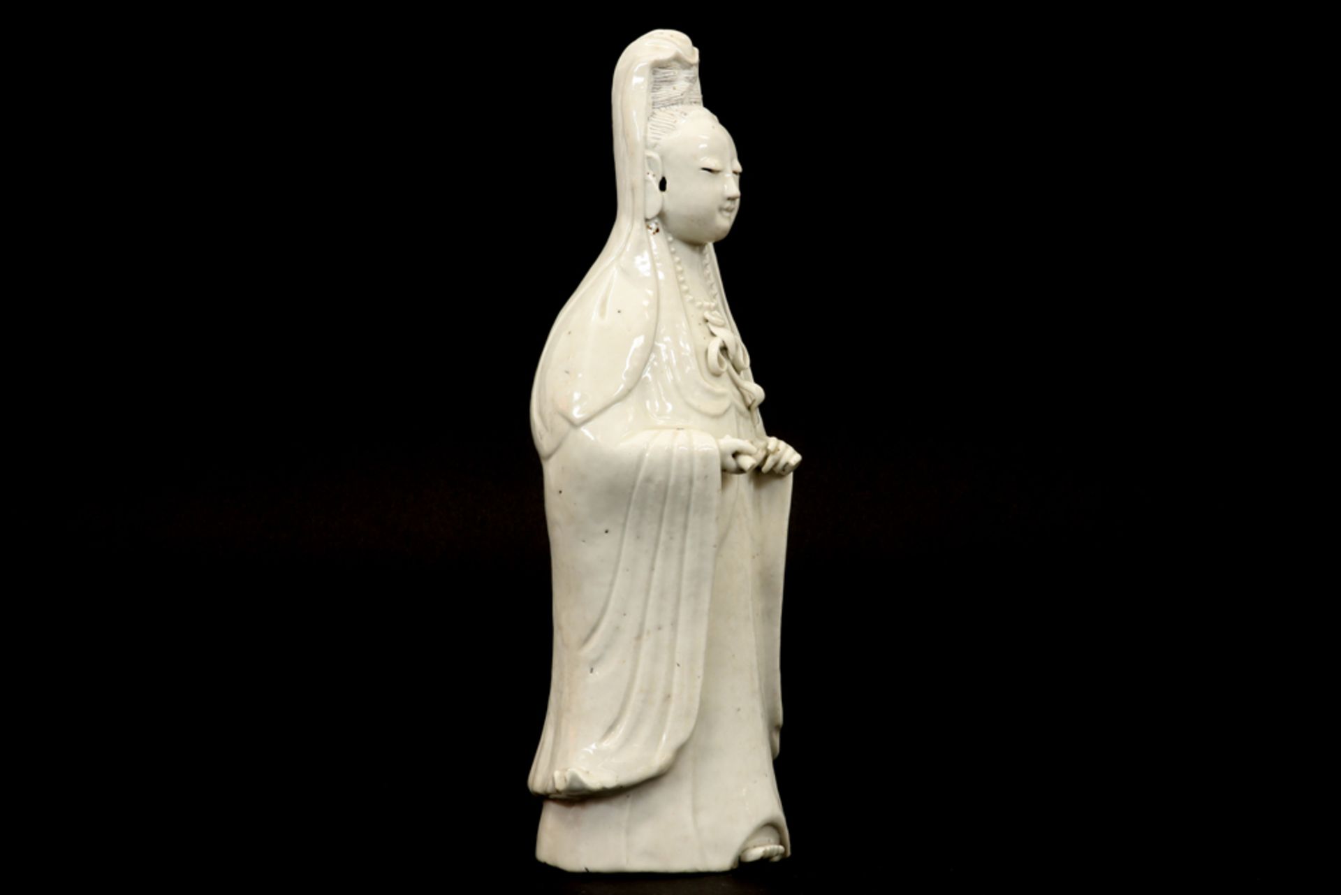 antique Chinese "Quan Yin" sculpture in "Blanc de Chine" porcelain || Antieke Chinese sculptuur - Bild 3 aus 4