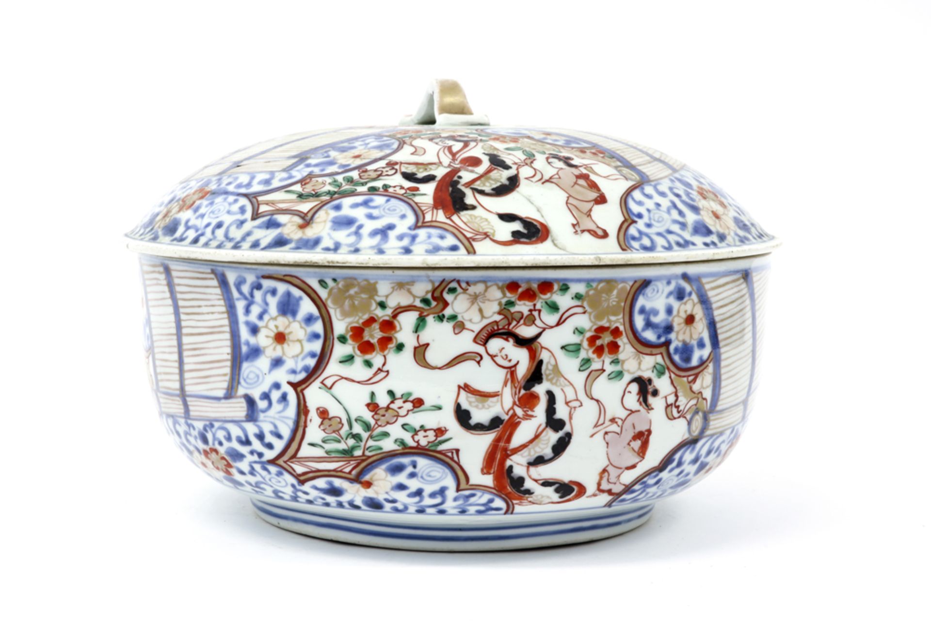 17th/18th Cent. Japanese lidded Arita tureen in porcelain with an Imari decor with female figures || - Image 2 of 4