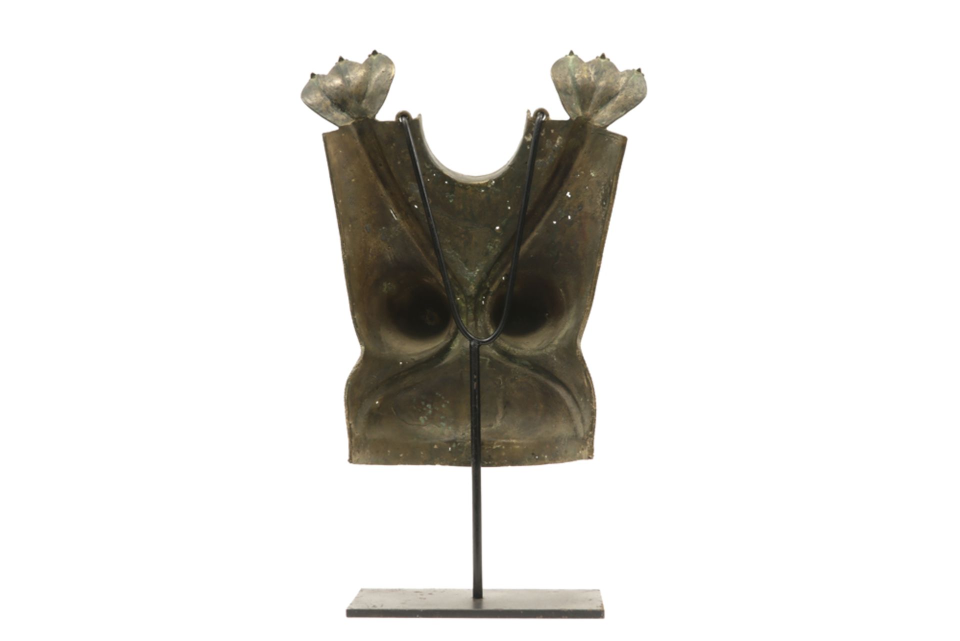 exceptional Indian breastplate belonging to the equipment of the androgynous goddess Jumadi, who - Bild 3 aus 4