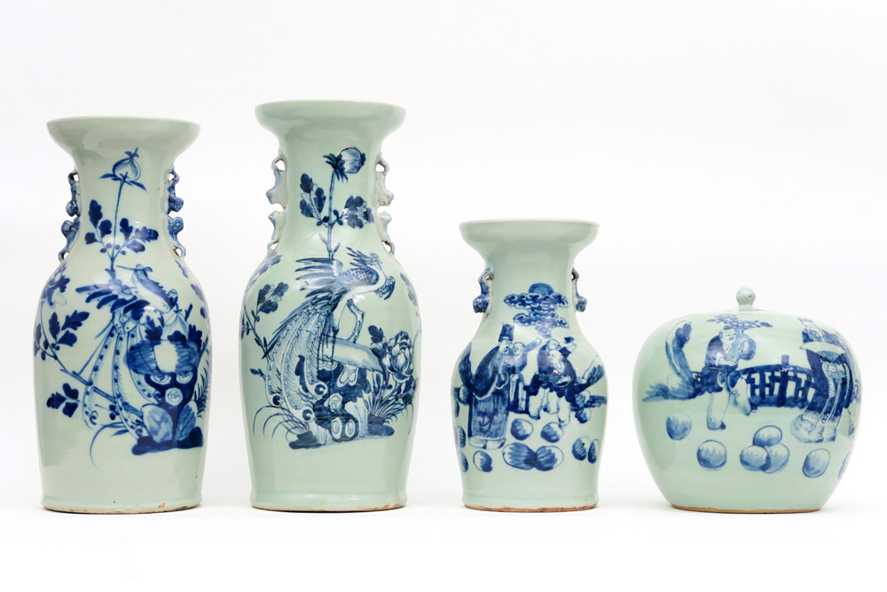 three Chinese vases and a ginger jar in celadon porcelain with blue-white decors || Lot van drie