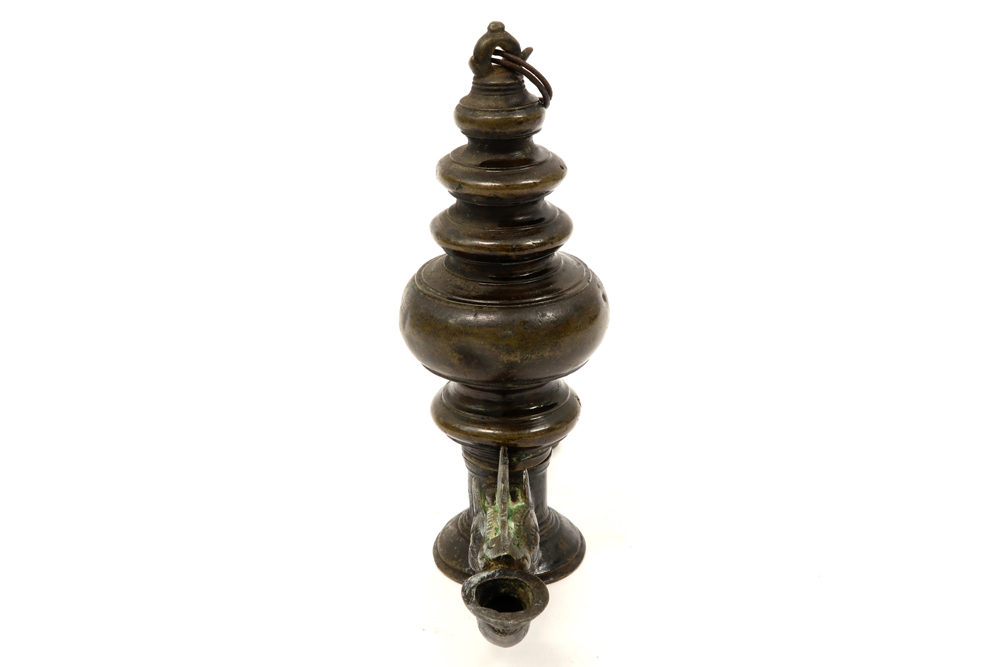 19th Cent. (or earlier) Sri Lankan bronze Pahan oillamp || SRI LANKA - 19° EEUW (of vroeger) bronzen - Image 2 of 3