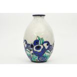 Art Deco vase in crackled Boch marked ceramic || Art Deco-vaas in faïence, gemerkt Boch, met