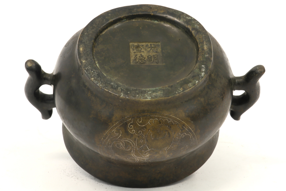 marked Chinese incense burner in bronze with silver inlay || Gemerkte Chinese wierookbrander in - Image 5 of 6