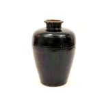 antique Chinese urn in dark brown glazed earthenware || Antieke Chinese urne/voorraadpot in