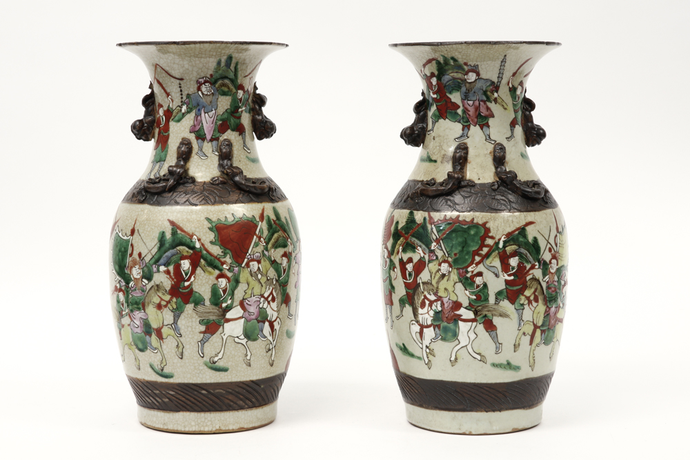 pair of antique Chinese Nankin vases in marked porcelain with typical decor || Paar antieke - Image 2 of 5