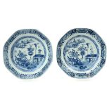 pair of 18th Cent. Chinese plates in porcelain with a blue-white garden decor || Paar achttiende