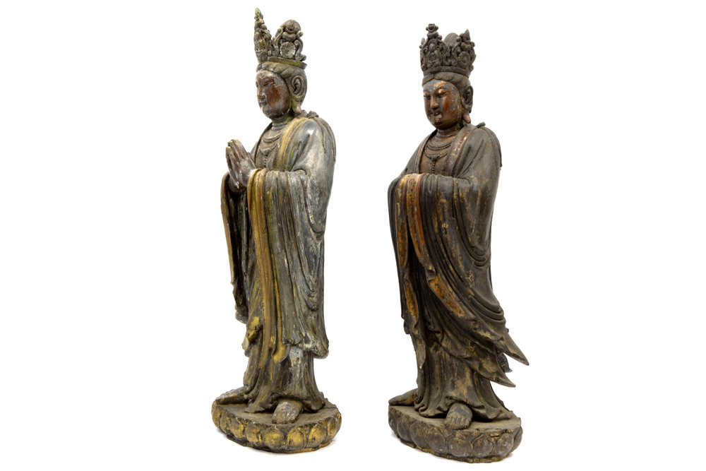 pair of quite big Chinese Qing dynasty "Buddhist Monk" sculptures in polychromed wood || CENTRAAL - Image 2 of 4