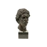 20th Cent. Belgian sculpture in bronze on a marble base - signed Frans Heirbaut || HEIRBAUT FRANS (°