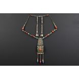 'antique' Mongolian trinket silver with coral and turquoise beads || 'Antiek' Mongools sieraad in