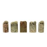 five Chinese soapstone stamps, each with a mythical animal || Vijf Chinese stempelsculpturen in