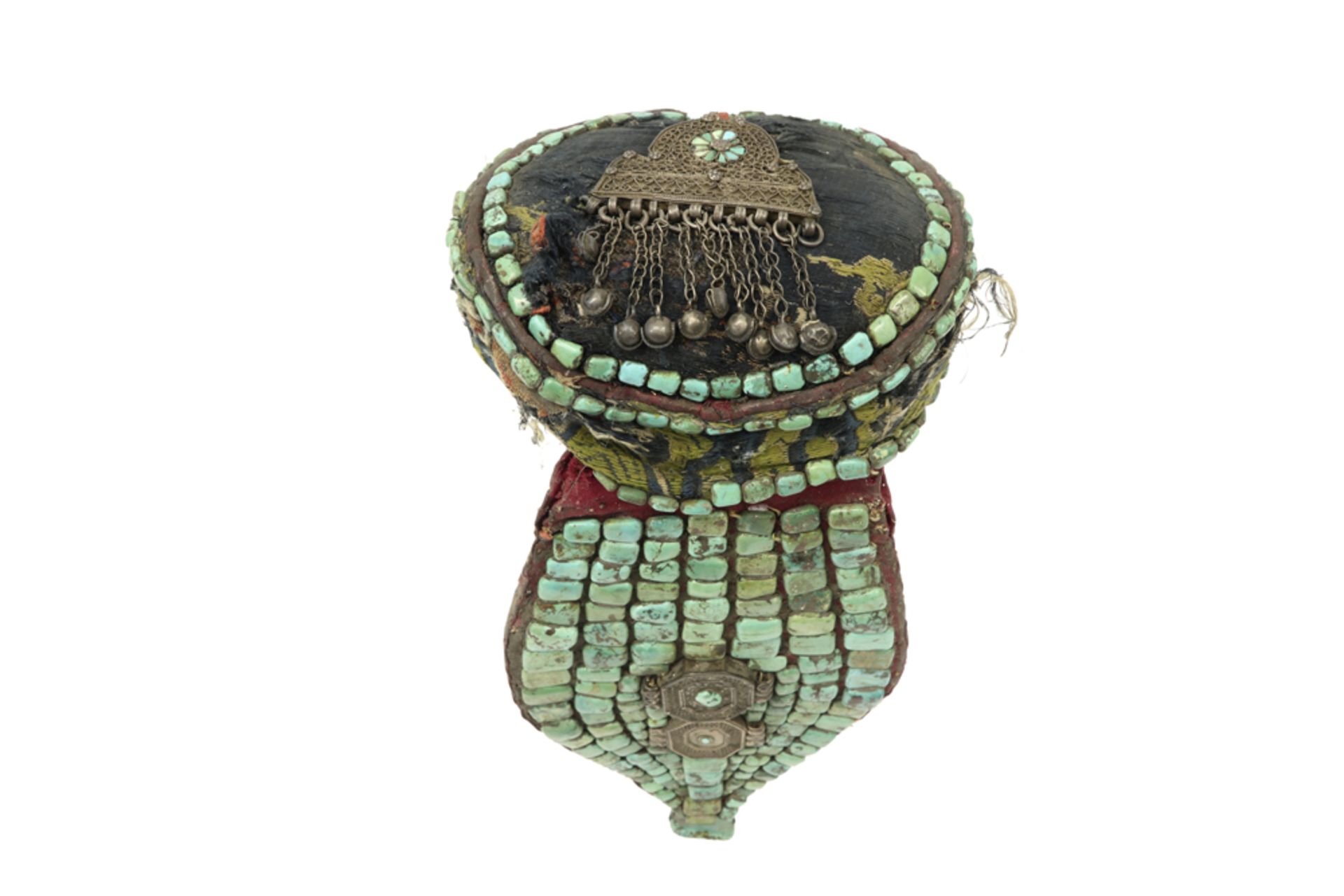 late 19th Cent. "Perak" hairpiece (with small hat) from Ladakh in textile (silk) with quite a lot of - Image 2 of 4