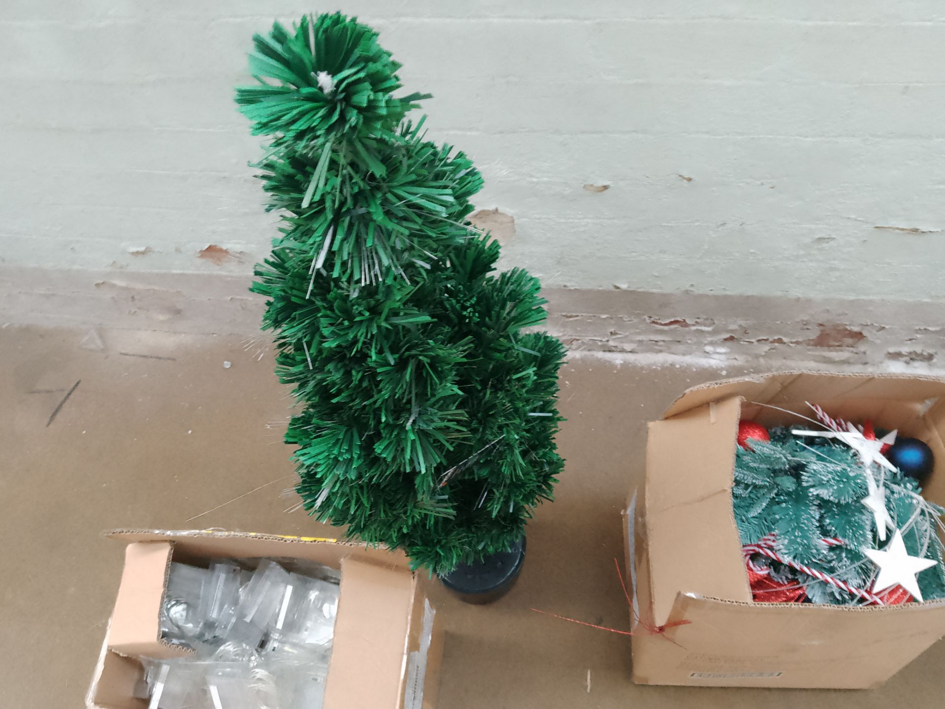 1 Pallet of New Christmas Decorations - Image 2 of 4