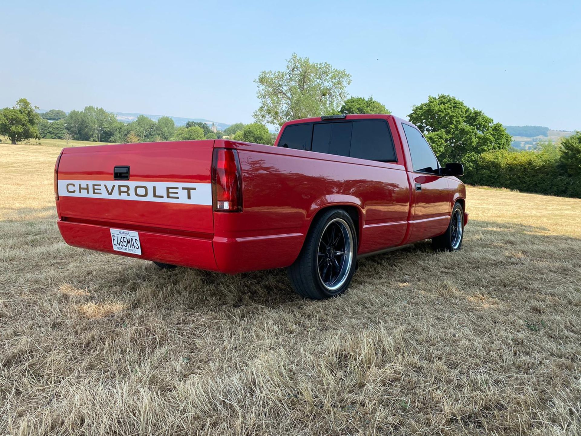 Super Red 1988 Chevrolet C1500 / OBS / GMT-400 - Single cab long bed (8ft) - Image 6 of 15