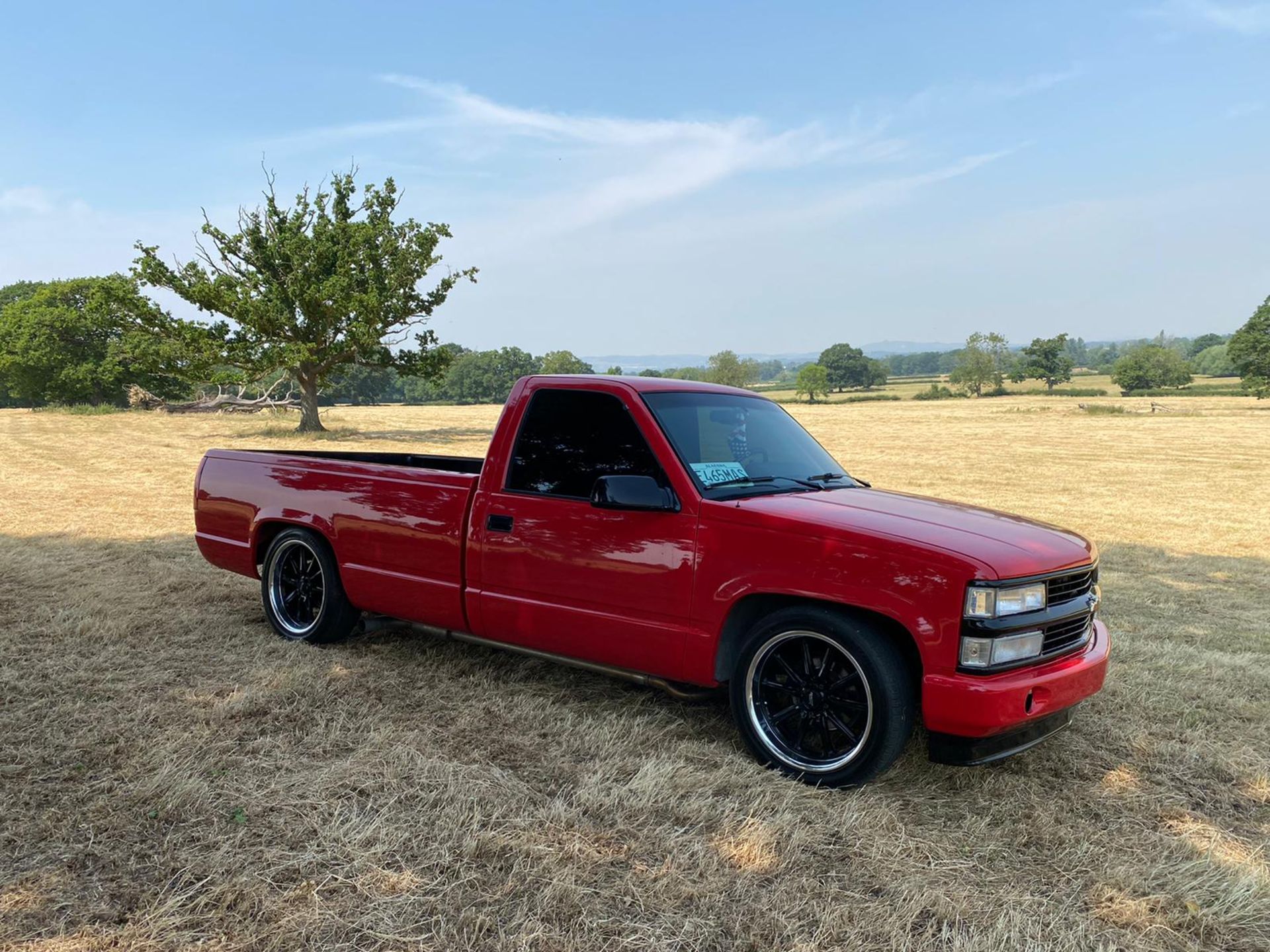 Super Red 1988 Chevrolet C1500 / OBS / GMT-400 - Single cab long bed (8ft) - Image 11 of 15