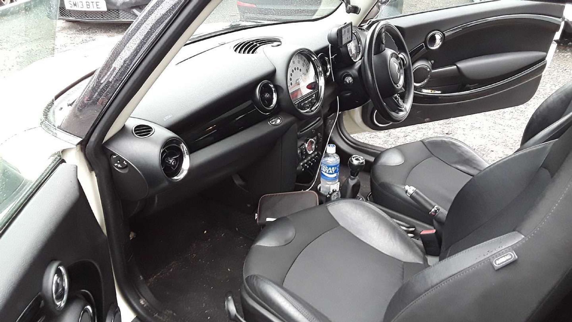 2011 Mini Cooper 1.6 S 3 Door Hatchback - 82,530 miles - 2 keys - Image 14 of 23