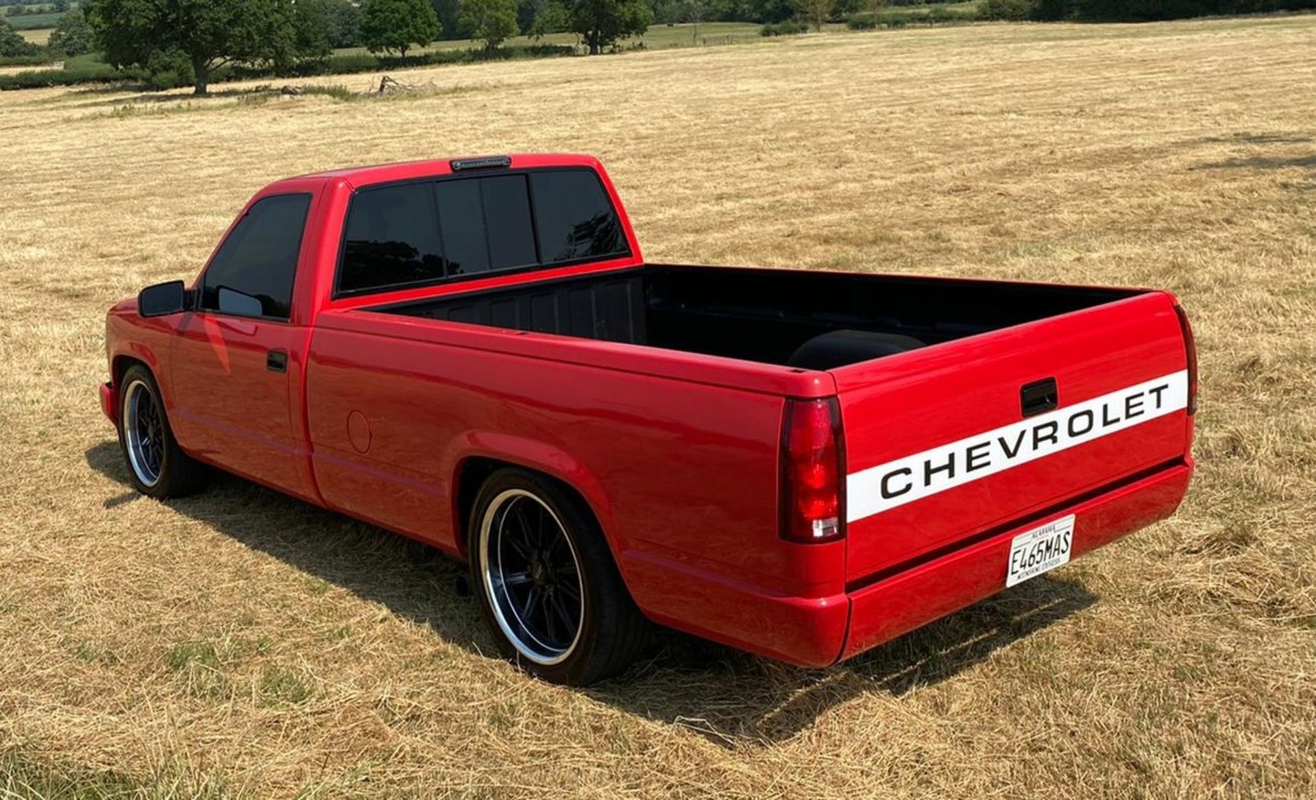 Super Red 1988 Chevrolet C1500 / OBS / GMT-400 - Single cab long bed (8ft) - Image 3 of 15