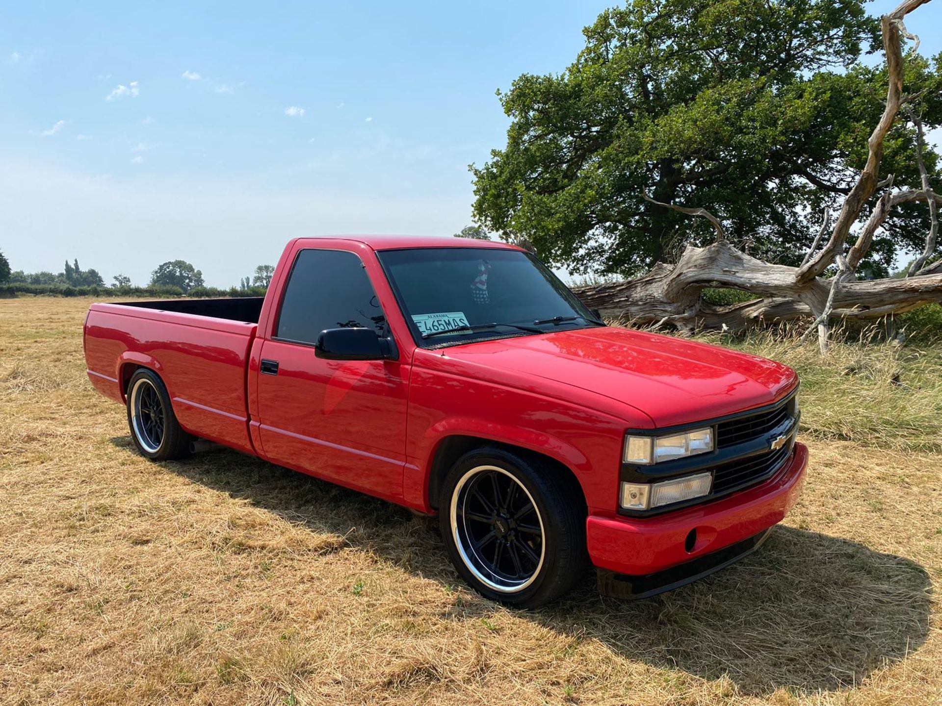Super Red 1988 Chevrolet C1500 / OBS / GMT-400 - Single cab long bed (8ft) - Image 7 of 15